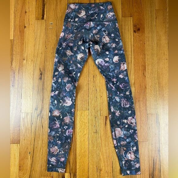 Lululemon Wunder Under High-Rise
Tight *Full-On Luxtreme 28"
Frosted Rose Multi - Picture 5 of 10